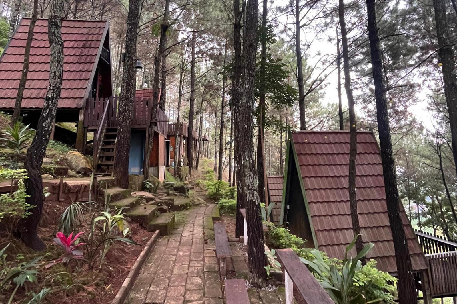 Alas Pacet By Twospaces, Mojokerto Exteriér fotografie